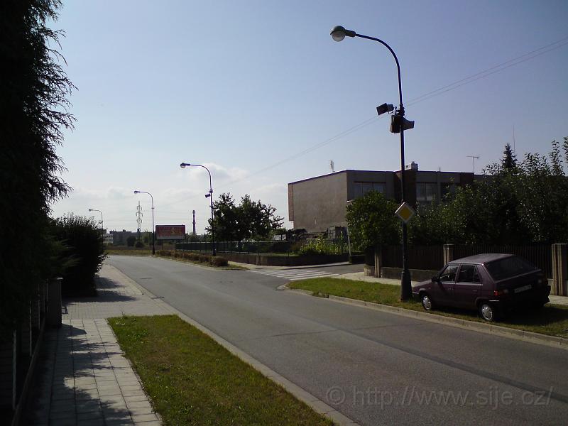 Ulice Kydlinovká, Plácky