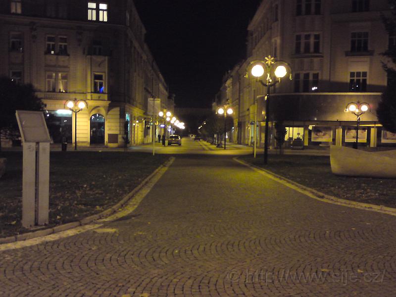 Noční ulice Švehlova
