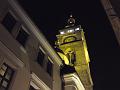 Noční Bílá věž z ulice Rokitanského